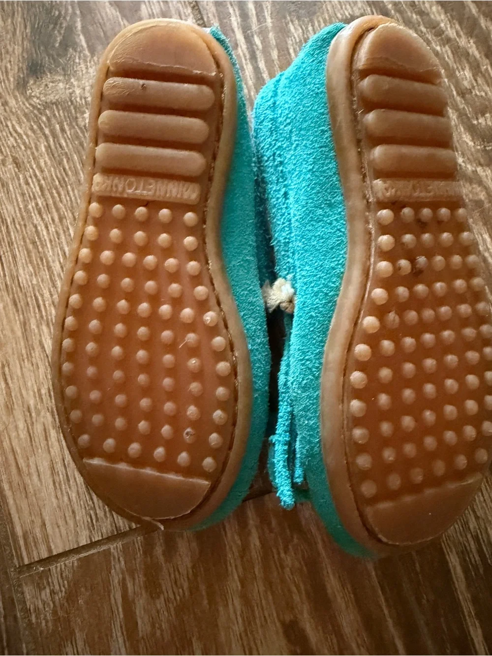 Kids Minnetonka turquoise moccasins 9